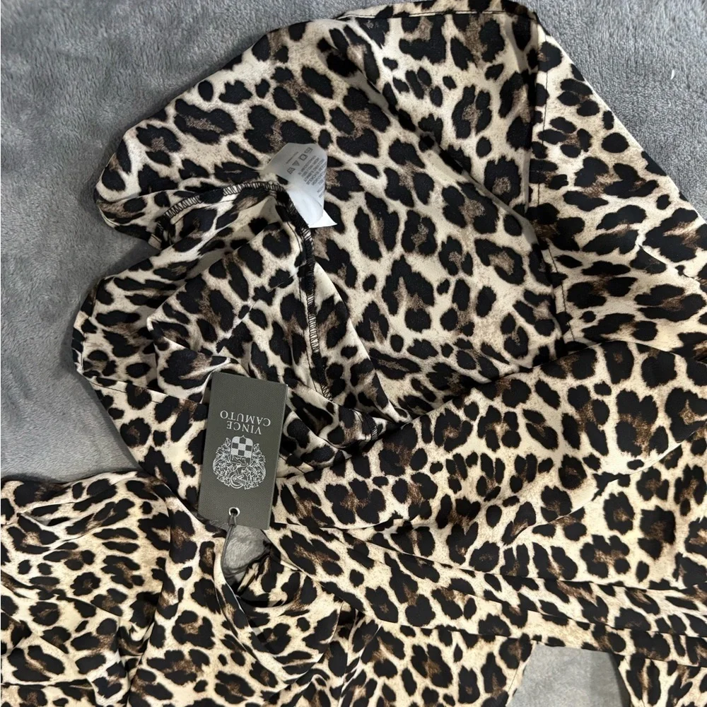 NWT Vince Camuto Leopard Smocked Blouse